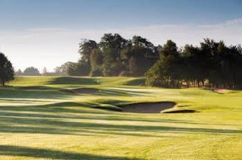 Thornbury Golf Lodge Alveston  ภายนอก รูปภาพ